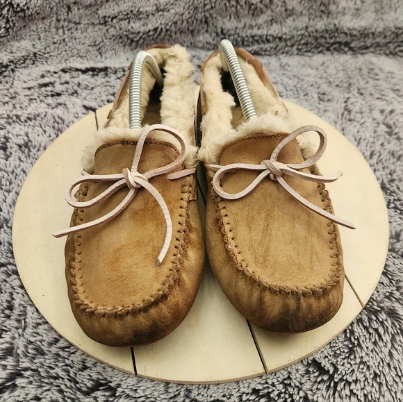 UGG Dakota Women's Slipper Chestnut Brown Leather Tie Size 7 - Picture 3 of 9